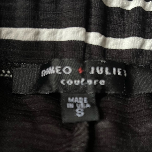 Romeo & Juliet Couture Pencil Skirt Size Small - Picture 2 of 2